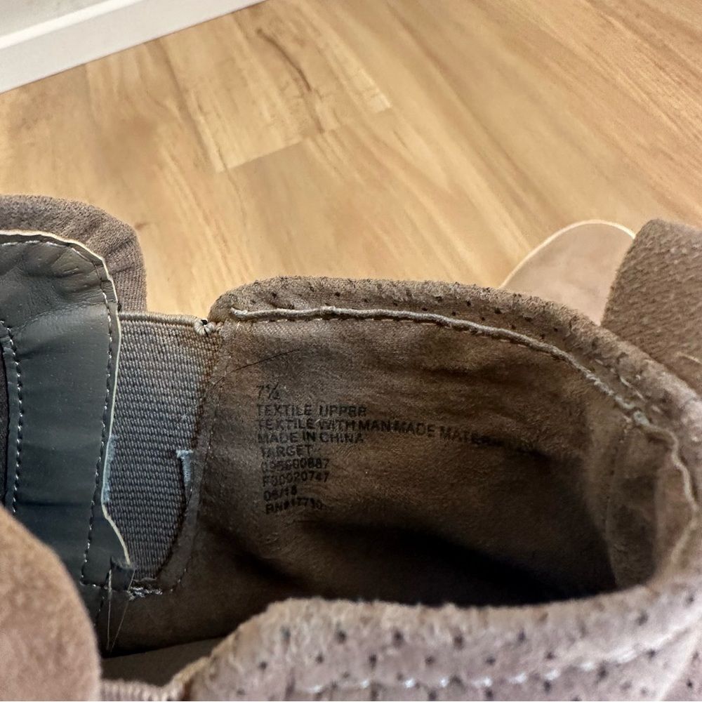 Universal Thread Slip On Shoes - Picture 7 of 8